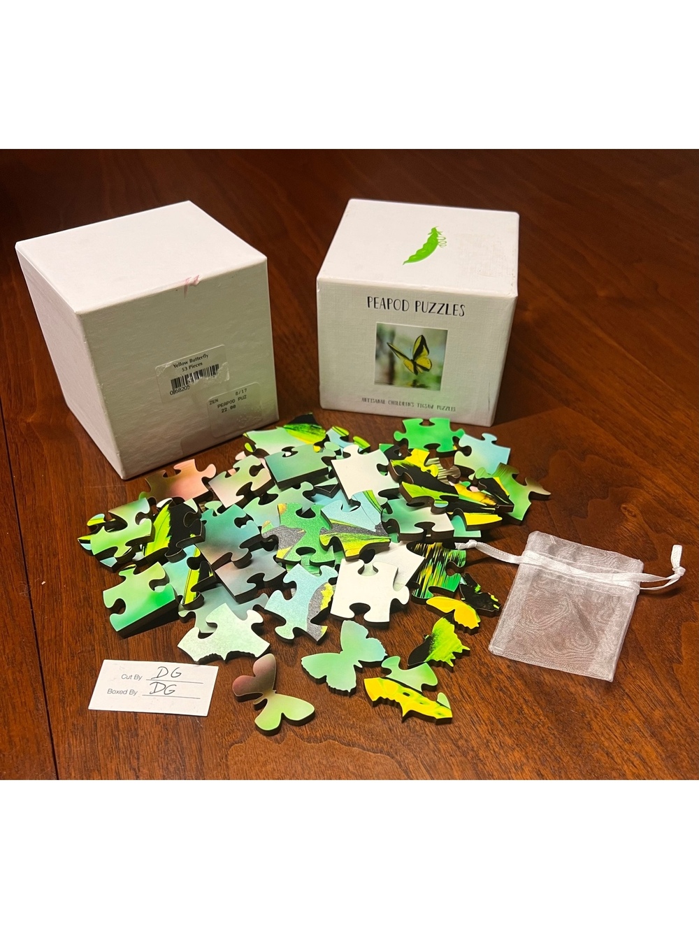 Zen Art Peapod Wooden Jigsaw Puzzle Yellow Butterfly